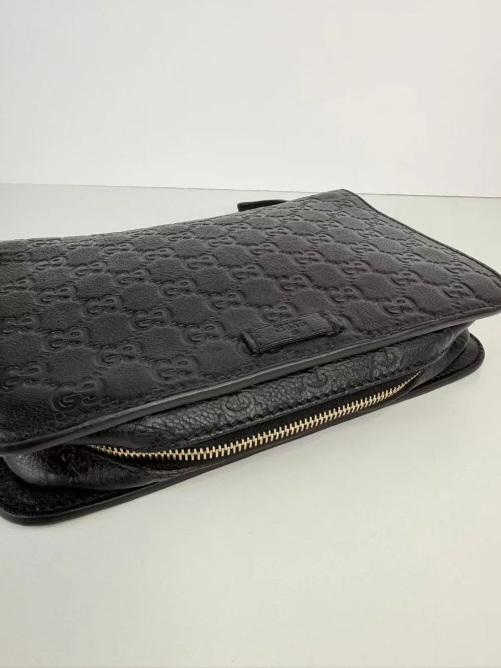 Gucci Signature Black Leather Zip Clutch Travel Organizer Wristlet
